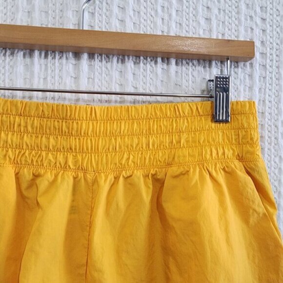 PINK Victoria's Secret Yellow Snap button Athletic Shorts Size Medium - Picture 11 of 12